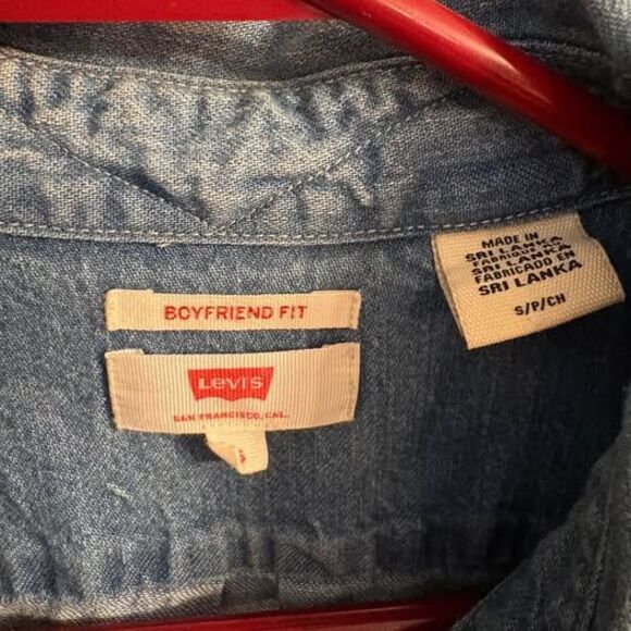 Levi’s Boyfriend Denim Button Up Collared Long Sleeve Top size Small - Picture 5 of 10